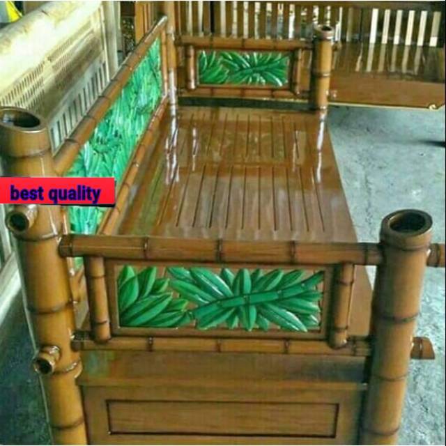 Bangku bale bale bambu