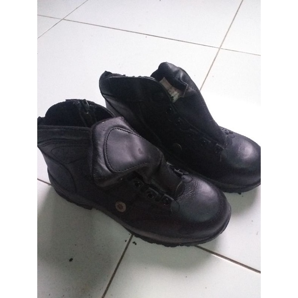sepatu boots/sepatu kerja pabrik
