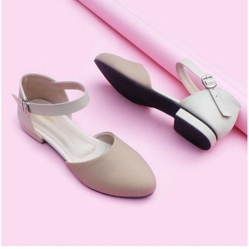 sepatu wanita JUMBO monaqueen cream size 41-44