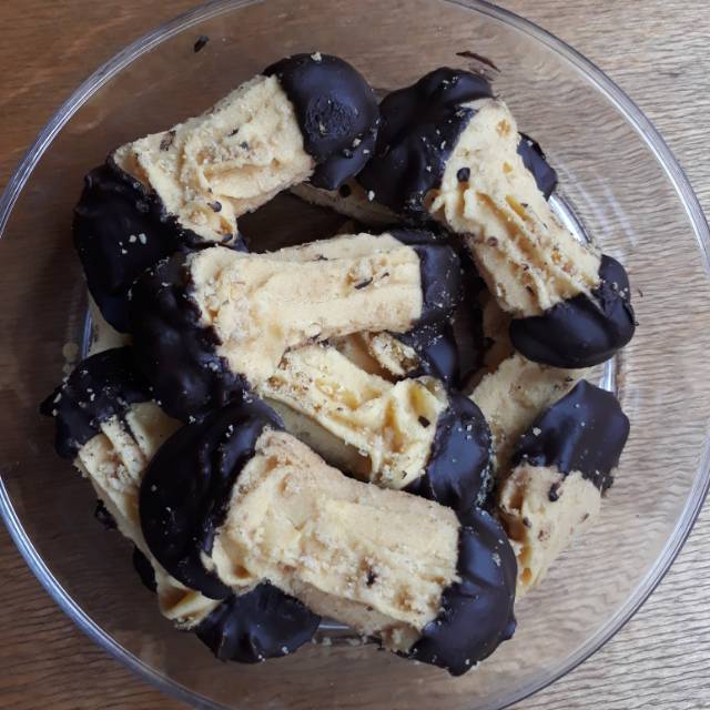 

KUE LEBARAN STICK FINGER 500 GRAM