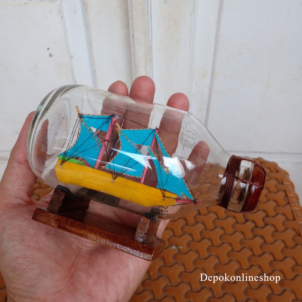 Botol Pajangan Ruangan Rumah Hiasan Meja Kerja Kantor Miniatur Perahu Layar Hiasan Lemari Pajangan Rak Dinding Unik Dekorasi Kamar Tidur Anak Laki Perempuan Kapal Laut Pinisi Dalam Botol Murah-1