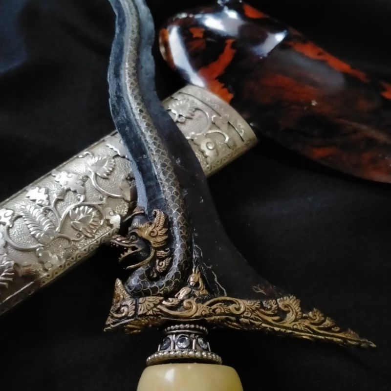 keris nogo kinatah emas asli pamor keleng tangguh majapahit sepuh