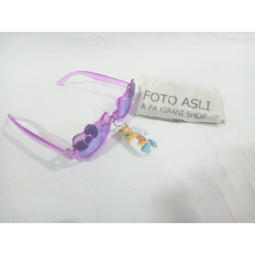 kacamata anak model Hello Kitty murah fashion bagus helo kity kucing lucu saat di foto studio atau liburan-7