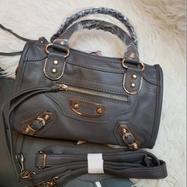 

Balenciaga edge besi gold