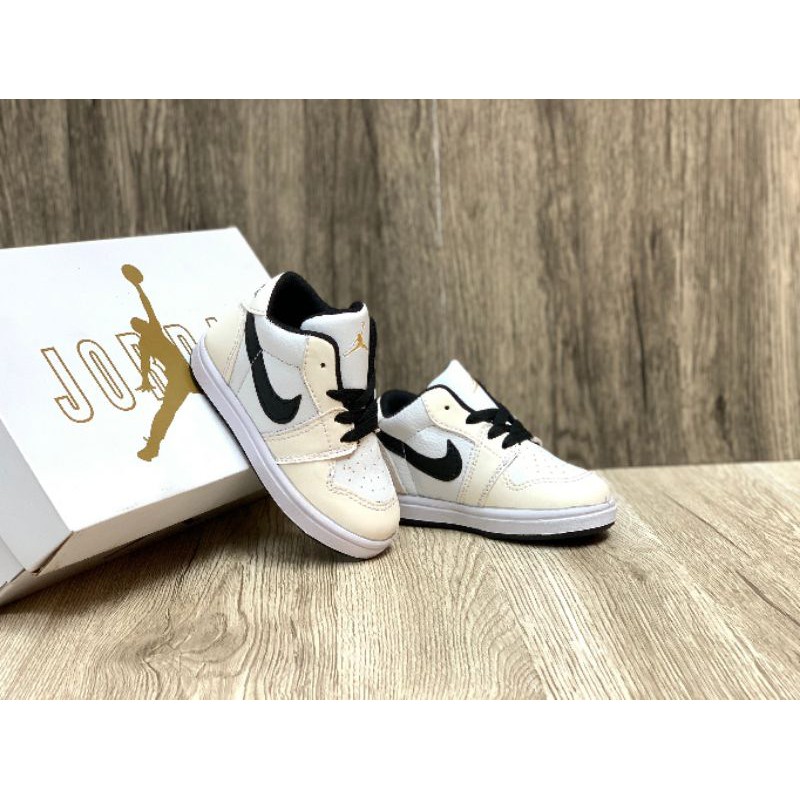 Sepatu Anak Laki dan Sepatu Sneakers Anak Perempuan Jordan Kids Sepatu Anak Laki Laki 10 Tahun Sepatu Anak Sneakers Laki Laki Perempuan Nike Jordan low Grade Original