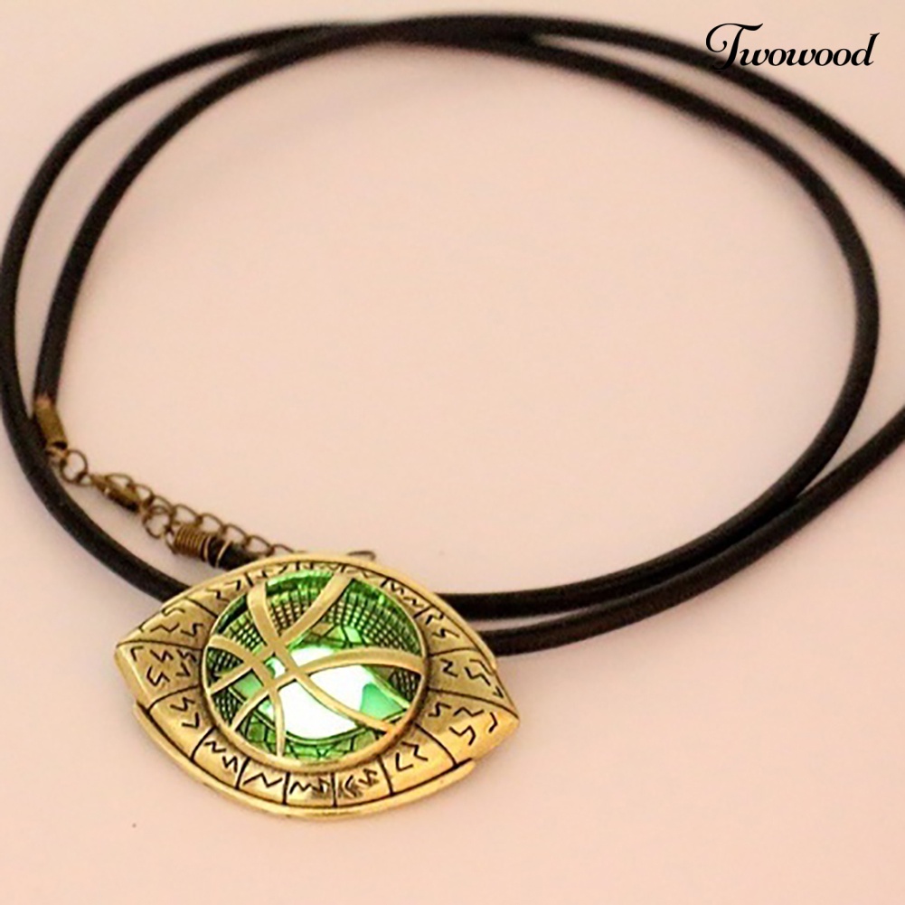 Kalung Dengan Liontin Agamotto Glow in The Dark Untuk Unisex