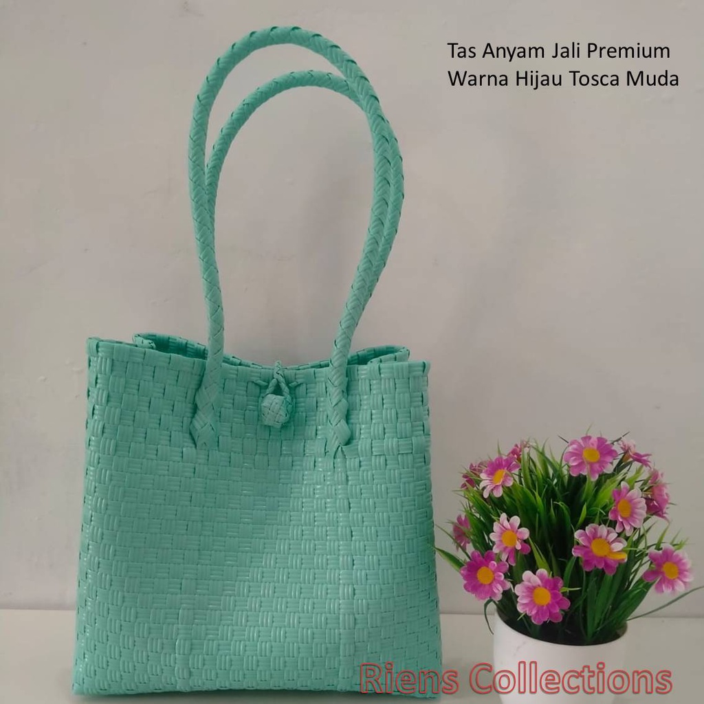 Tas Jali  Premium. Tas Jali Jali Premium. Tas Anyam Jali Jogja Bahan Premium Ukuran S M L Warna Pastel. Riens Collections