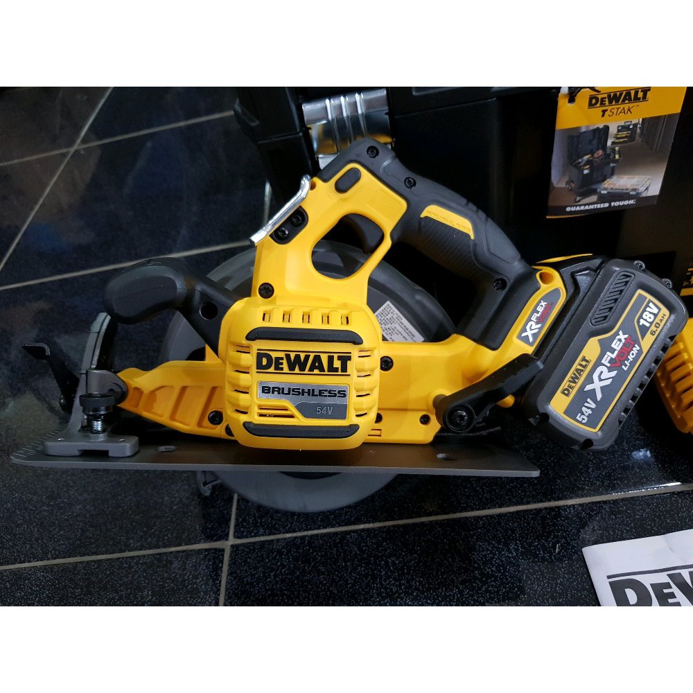 Mesin Potong Kayu Circular Saw Cordless 7 inch 184mm 54V DEWALT DCS 575 T2