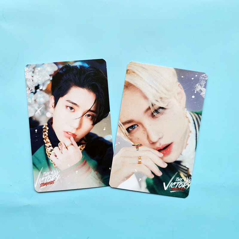 8pcs / set Kartu Pos Foto Stray Kids Ukuran Kecil