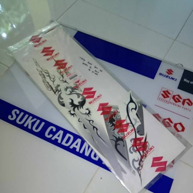 striping suzuki spin125 putih th 2009 original SGP