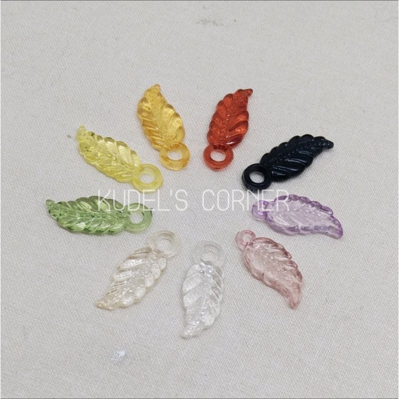 manik Mote daun untuk bandul/liontin kalung/gelang tangan/gelang kaki akrilik daun 5x20mm per 12pcs