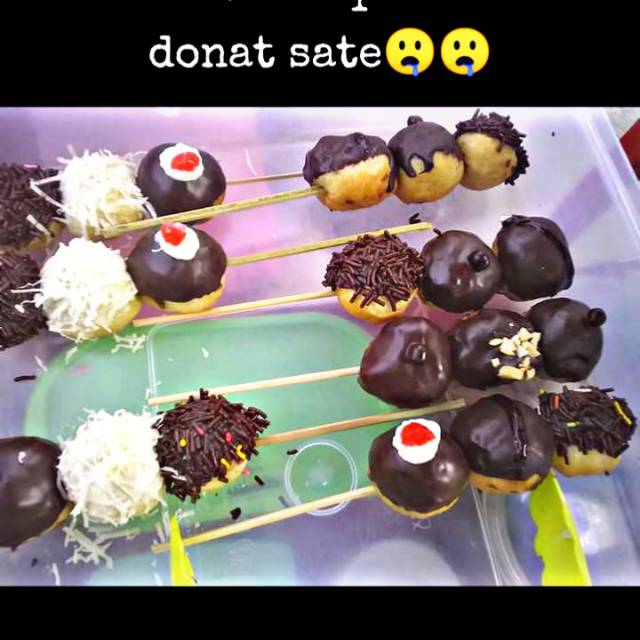 

DONAT SATE COKLAT,KEJU,KACANG