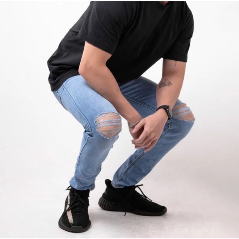 Celana Jeans Sobek Lutut Pria Slimfit