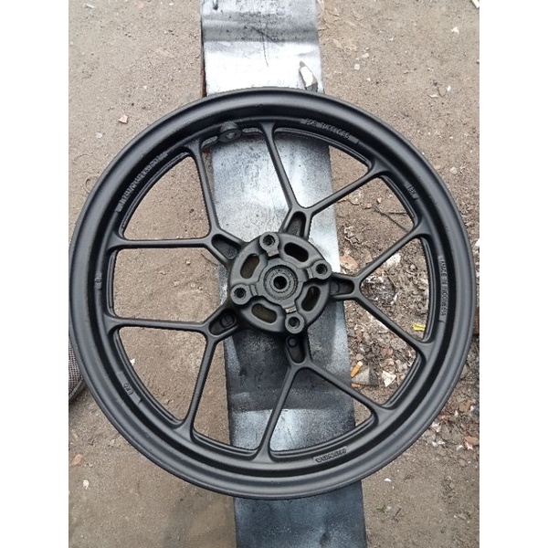 velg depan honda vario 150 led .barang asli copotan original nominus.siap pake kondisi 90%