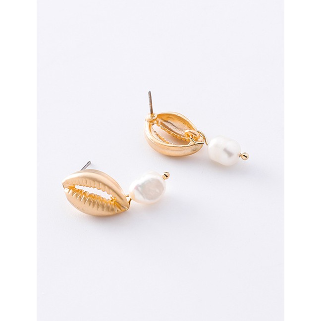 LRC Anting Tusuk Fashion Gold Metal Conch Irregular Pearl Earrings F29123