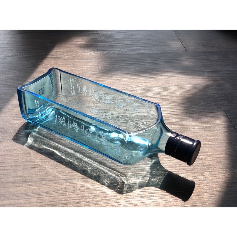 container dari botol miras gin Bombay Sapphire untuk perhiasan, snack, tergantung selera