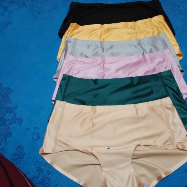 CD SEAMLESS TANPA JAHITAN MURAH WANITA PRIA