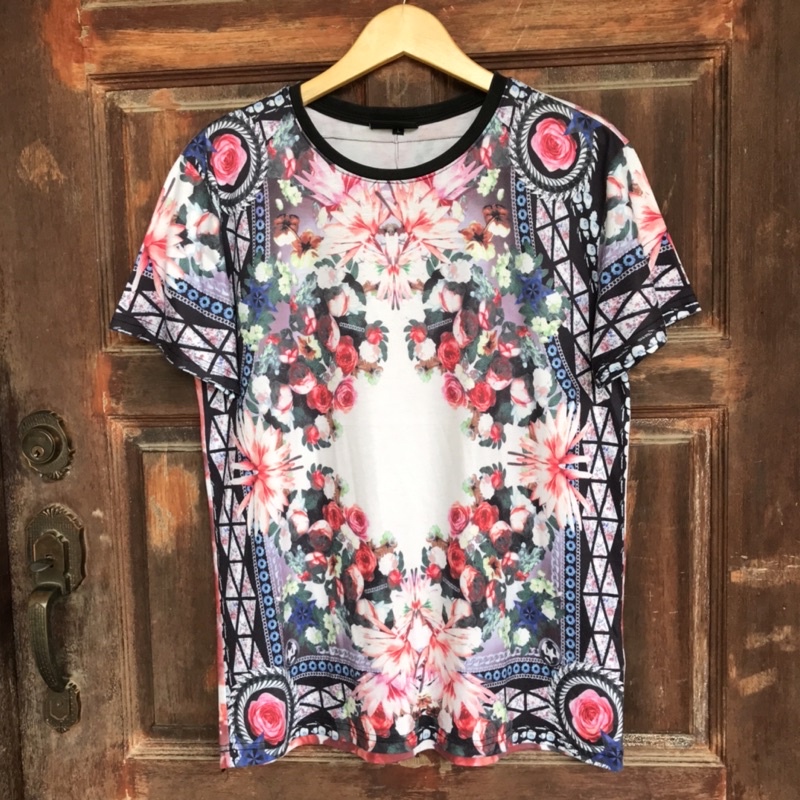 Kaos Givenchy Second