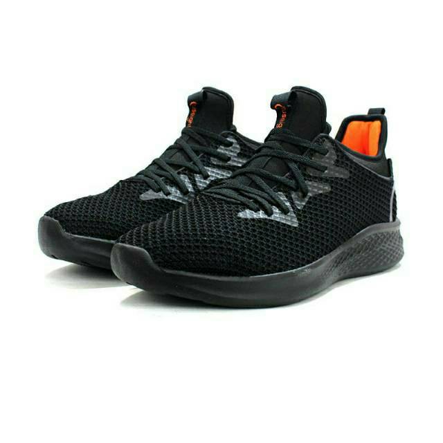 Ortuseight phyton running black