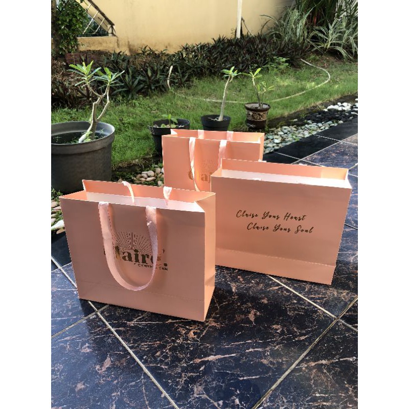 

IMPORTED QUALITY!!! costumized Paper Bag medium 28 x 32 x 11,5 cm