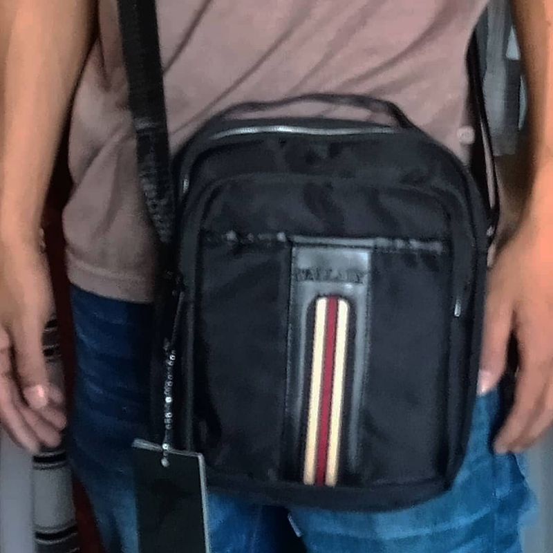 70% OFF TAS SELEMPANG PRIA WALLABY UNISEX ORIGINAL KERJA SANTAI SEDANG BESAR TAS PINGGANG TRAVELLING