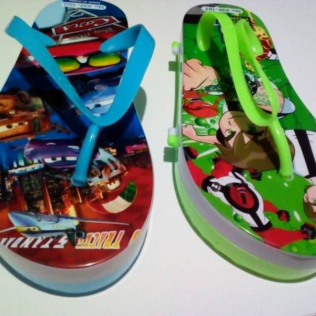 

Tempat pensil sandal warna hijau