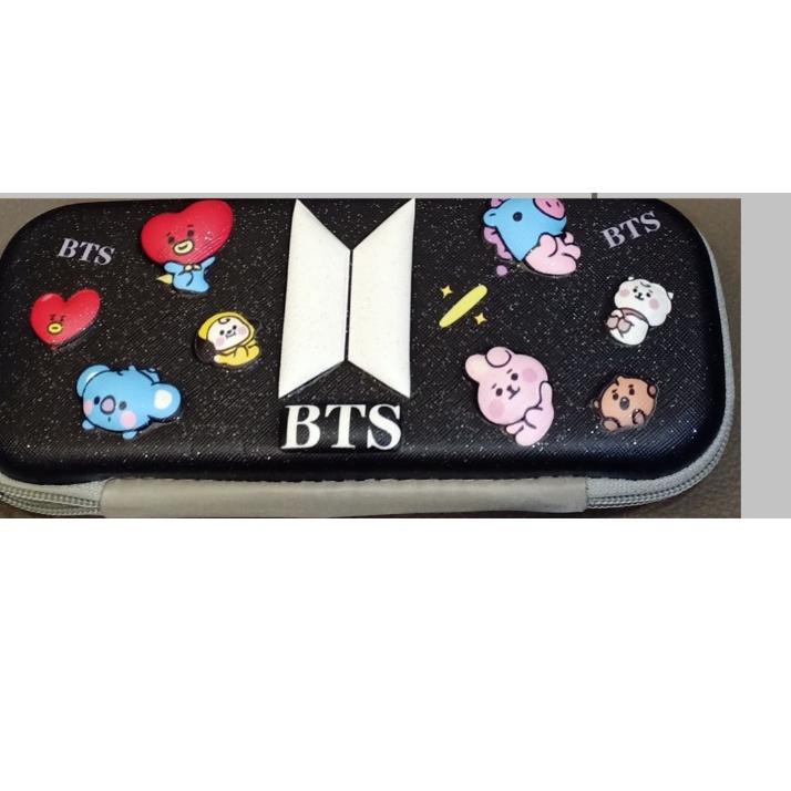 

Terbaru dan terlaris PENSIL CASE EMBOSE KOTAK PENSIL ATK TIMBUL 6D KARAKTER UNICORN/LOL/SPIDERMAN/CA