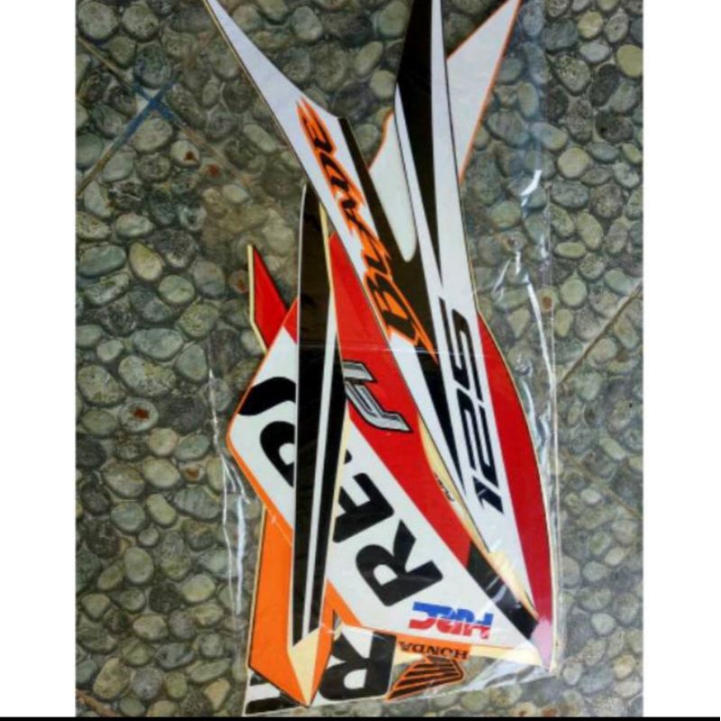 Stiker striping lis body motor honda blade Repsol 125 fi 2016