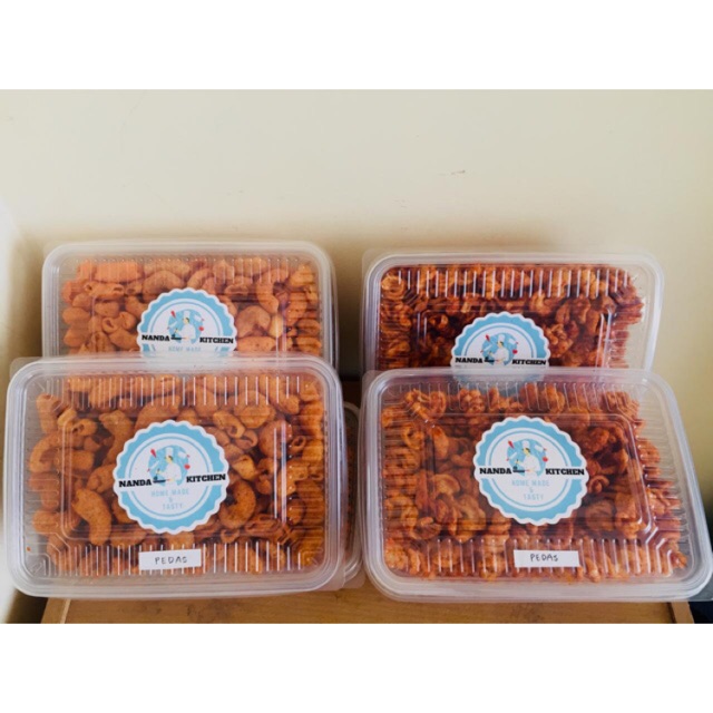 

Makaroni/snack “PEDAS” by nanda kitchen