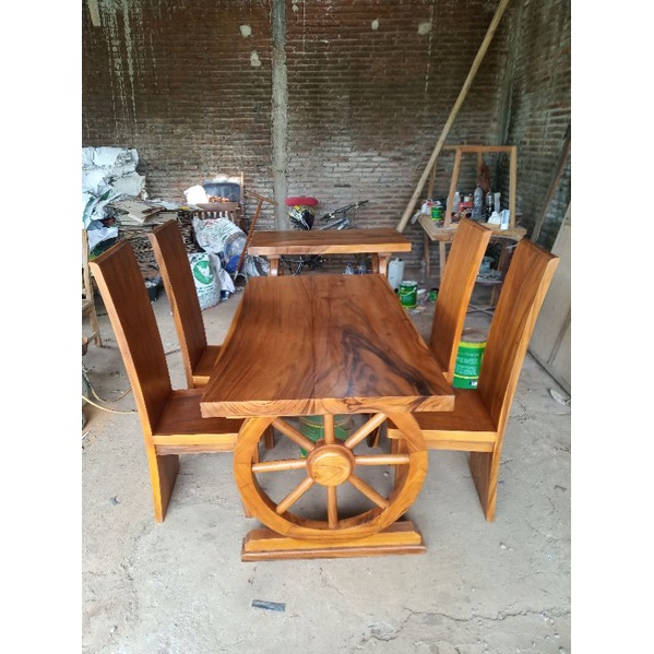 meja kursi makan kayu trembesi 4 kursi