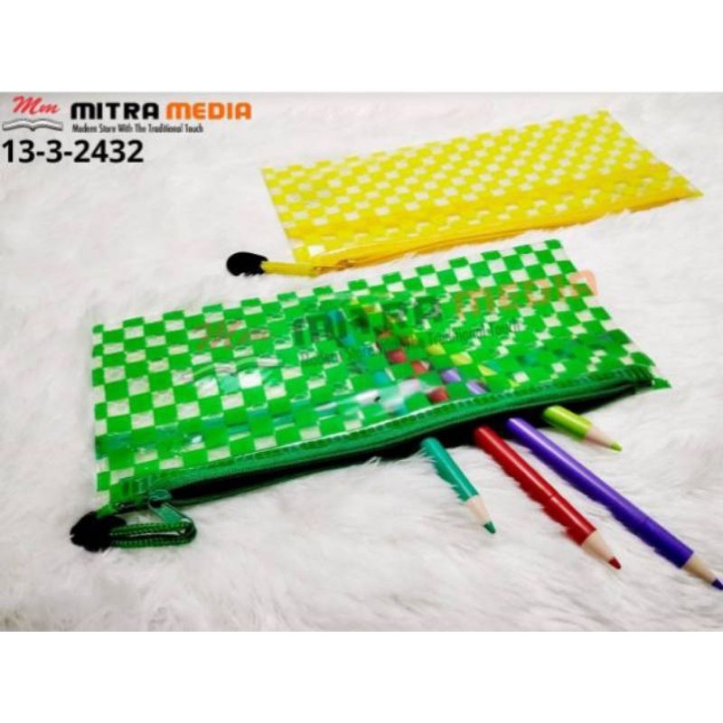 

MAP RESLETING / MAP ZIPPER / TEMPAT ALAT TULIS MOTIF KOTAK TRANSPARAN