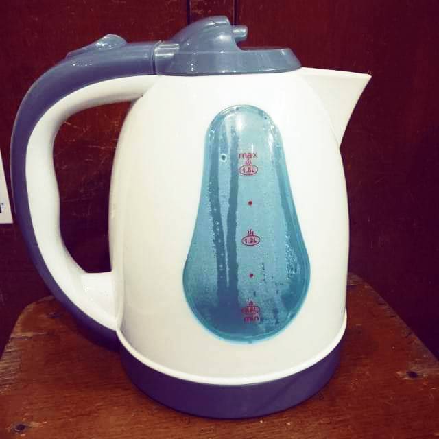 Kettle dodawa alat masak air listrik