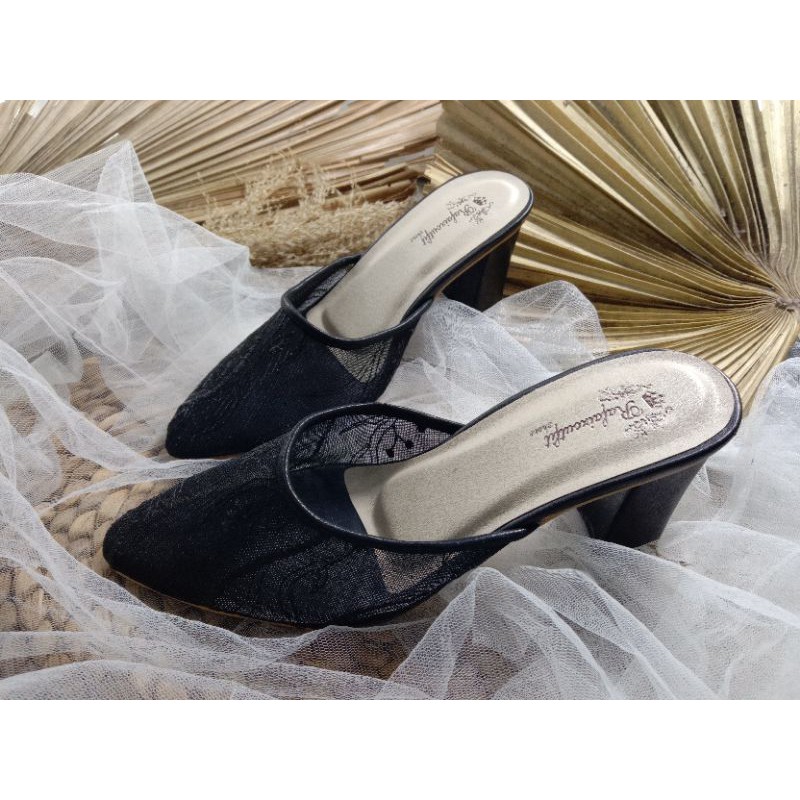 sepatu cantik sexy kaisla hitam brukat sepatu wedding