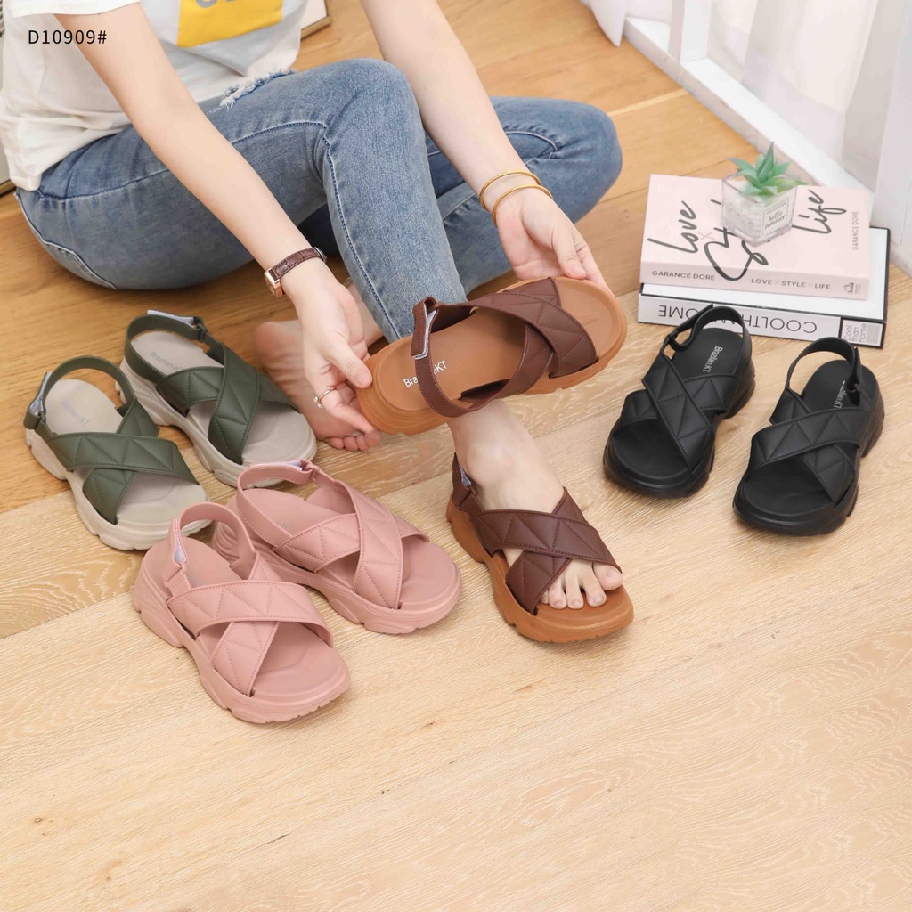 Slippers For Women With Rubber Sandal D10909