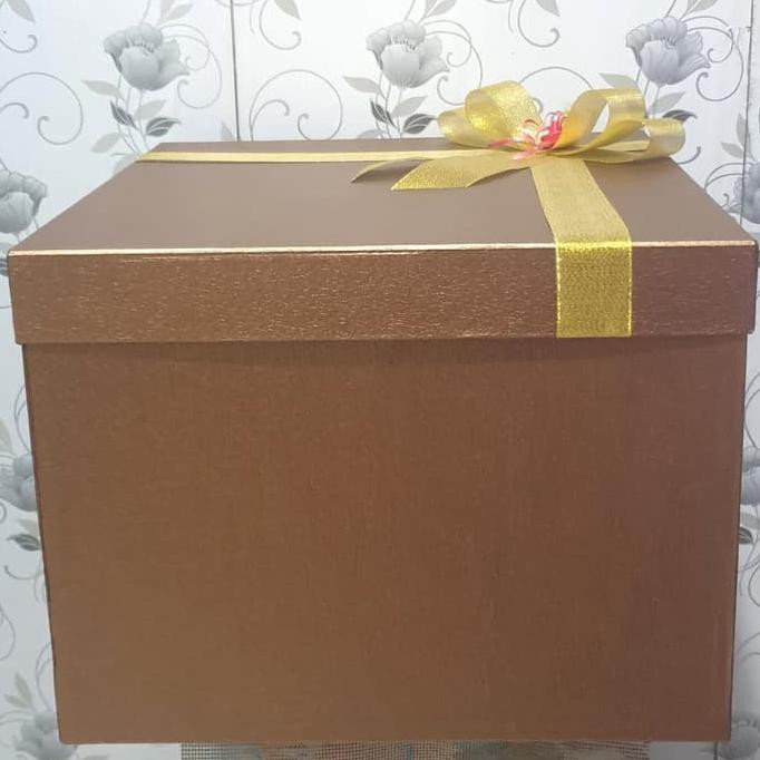 

Kotak Kado/Gift Box Exclusive Fancy Full Lapisan Jumbo3 Gold Pitabunga Bengiweti