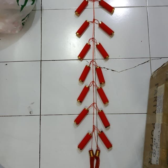 HIASAN IMLEK PETASAN GANTUNG  BLUDRU MERAH POLOS