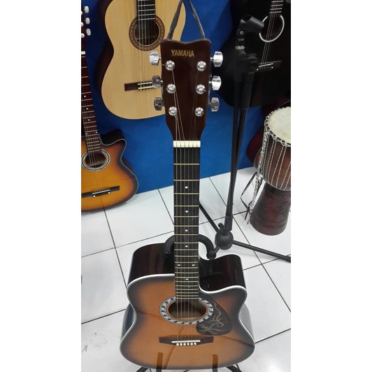 Gitar Akustik Merk Yamaha Warna Sunburst Jumbo Senar String Buat Pemula Belajar Jakarta