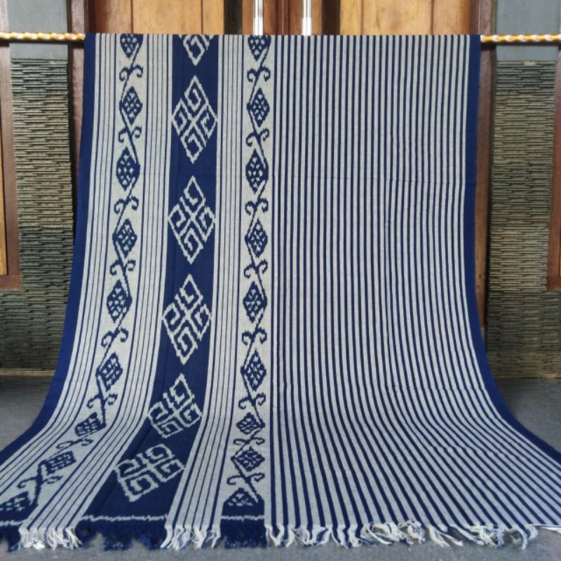 kain TENUN IKAT Troso Blanket biru putih