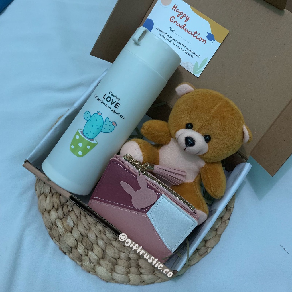 HAMPERS HADIAH PACAR WANITA/ KADO SAHABAT WANITA / KADO WISUDA / KADO WISUDAH SAHABAT