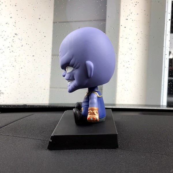 NEW AVENGERS Boneka Figure Miniatur Pajangan Mobil Stand THANOS Goyang Kepala Shacking Head Toy