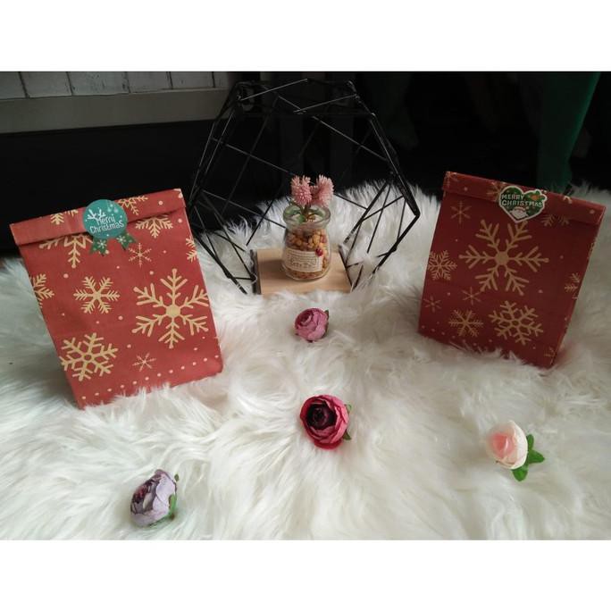 

Kantong Merah Paperbag Plastik Murah Craft Paper Natal Christmas