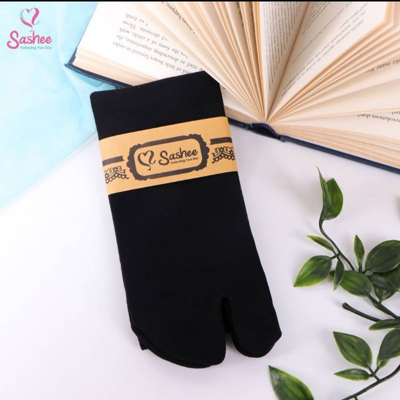 Sashee Kaos Kaki Jempol Basic-Hitam