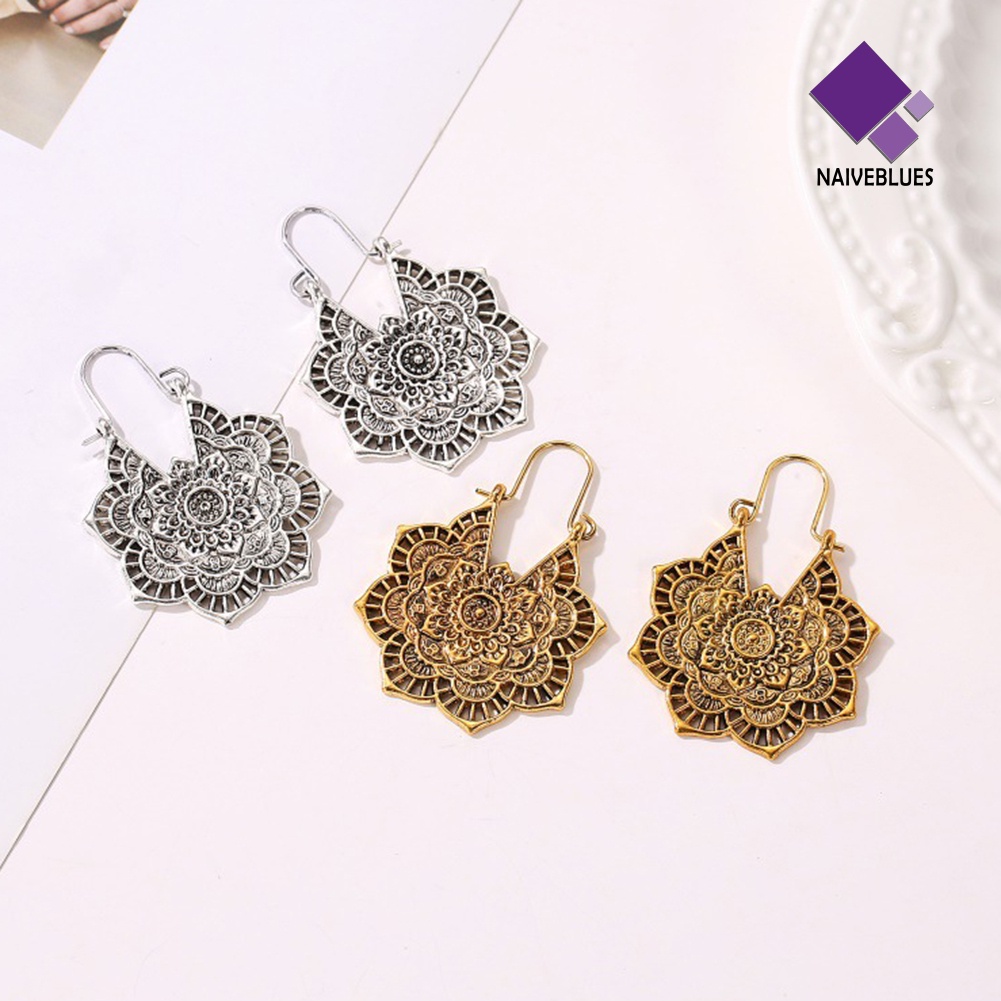 Anting Leverback Desain Ukiran Bunga Hollow Out Gaya Vintage Untuk Wanita