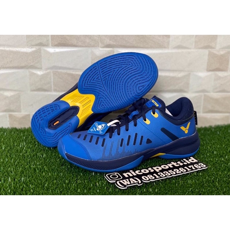 sepatu victor A670