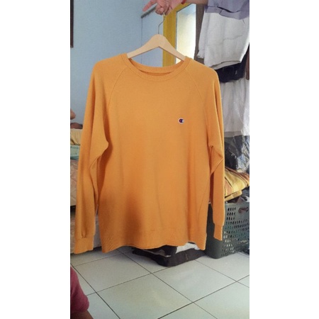 PL CREWNECK CHAMPION KUNING