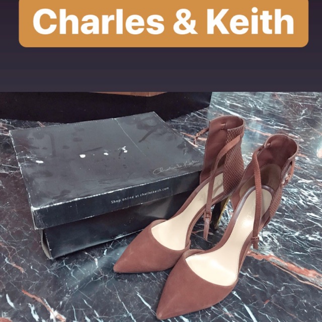 Sepatu Wanita Charles & Keith