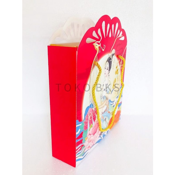 

BOX MOONCAKE UK 27X22X6 dengan tali