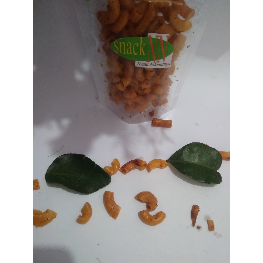 

makaroni rasa rujak daun jeruk