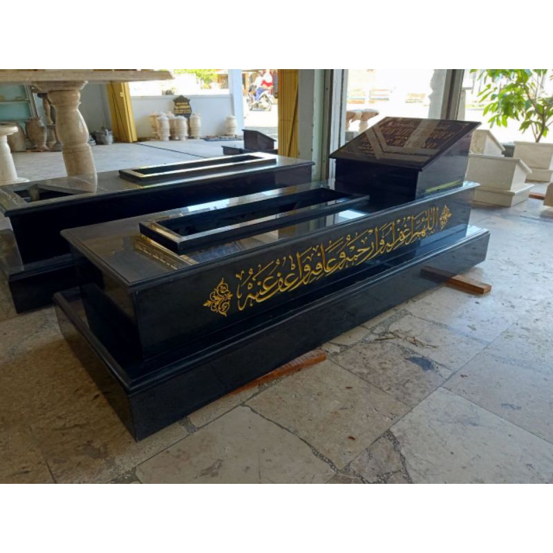 Kijing Granit Kaligrafi Ukir