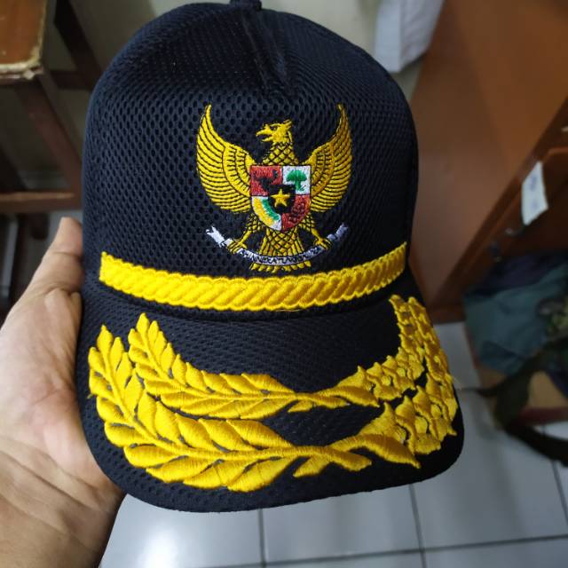 Topi garuda 2 ray